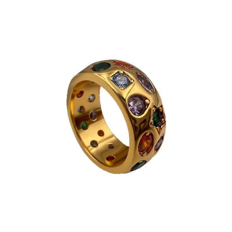 Anneau de femmes avec des zircons colorés