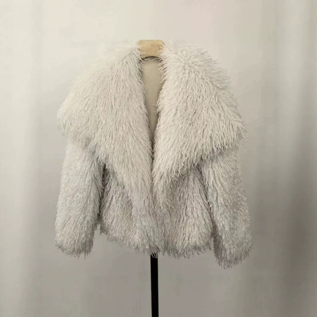 Sophistiqué élégant et versatile manteau de faux-fur en cisaillement avec un grand lapel