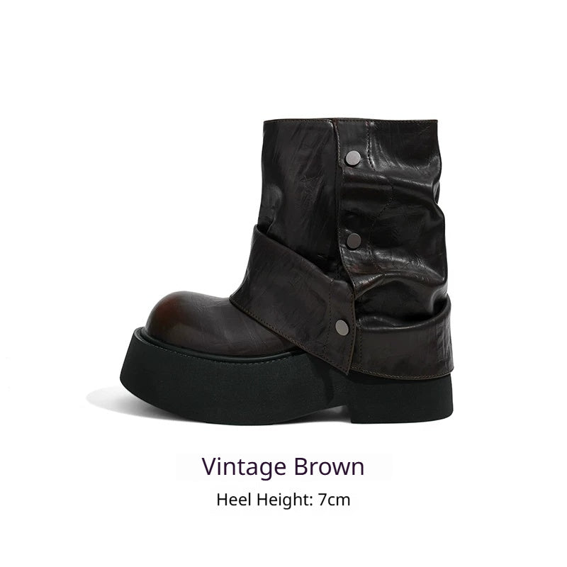 Bottes de style britannique retro à semelle plate-forme avec des cuffs collés à la hauteur ajoutée