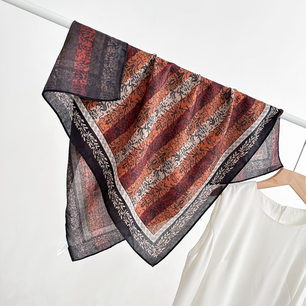 Vieille écharpe de cou pour femmes printemps et automne