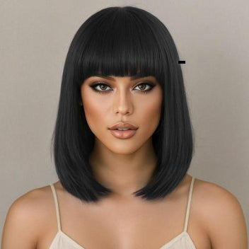 Bob de style européen et américain avec des bangs et des cheveux droits