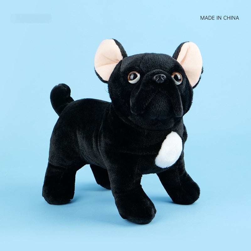 Poupée en peluche noire avec sac en maille