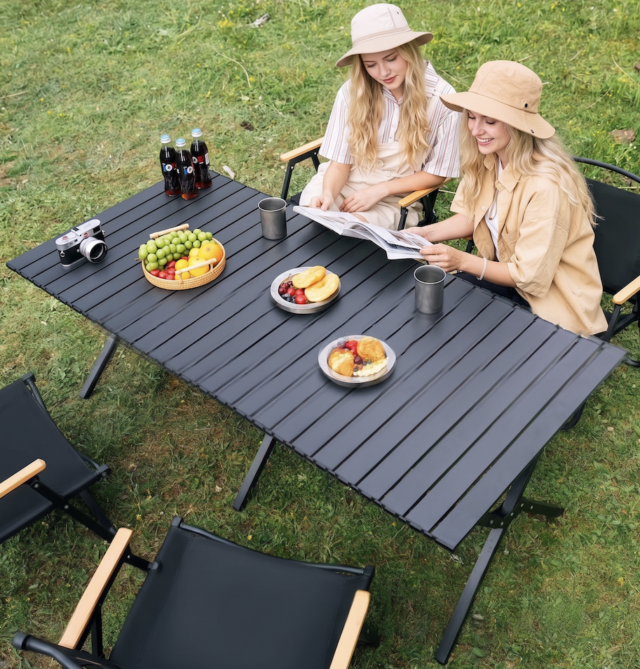 Outdoor folding table