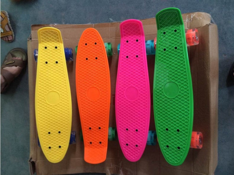 Mode Creative Personnalité Roue Skateboard à quatre roues