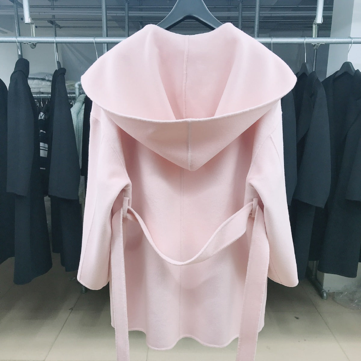 Manteau de cachemire à capuche à double face pour femmes
