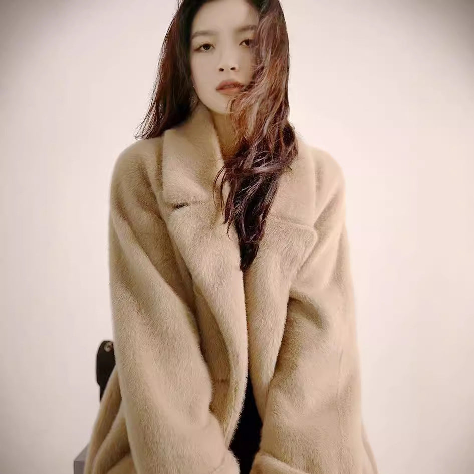 Manteau souple pour femmes au design unique en une seule pièce
