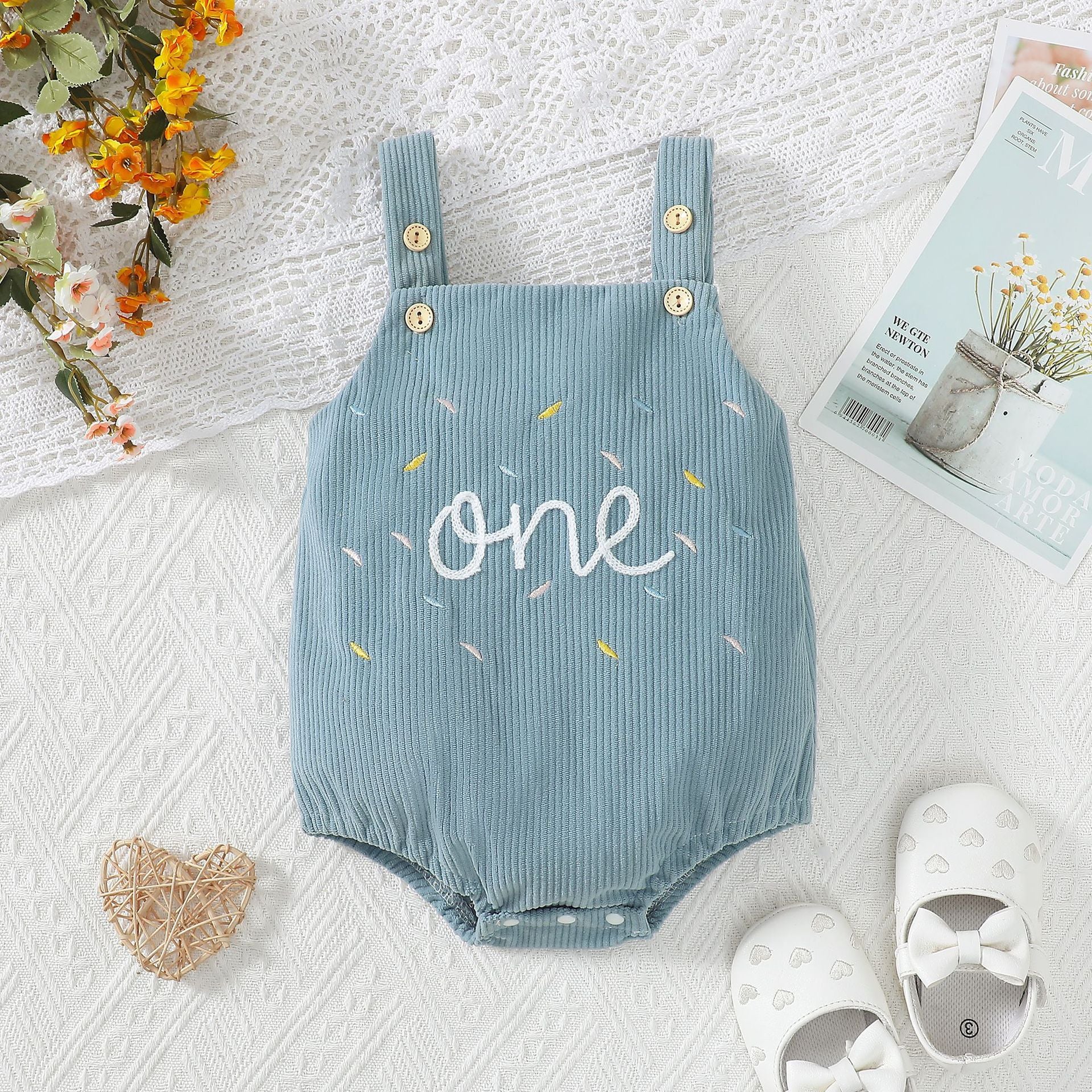 Mignon d'un an Serviette Broderie-Strap Corduroy Romper
