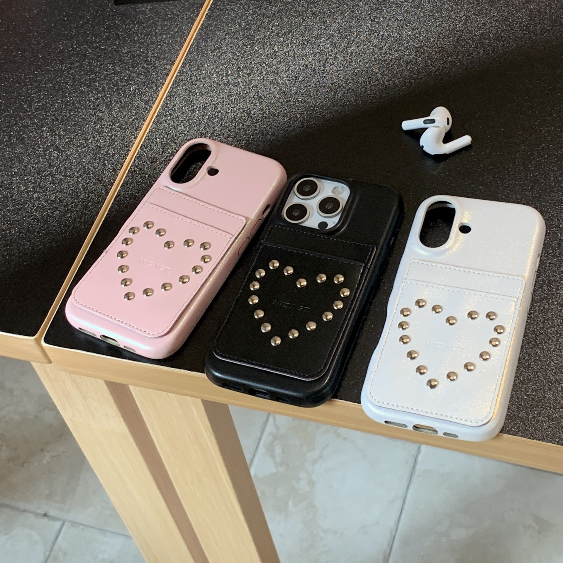 Coque simple en forme de coeur pour le 16 Pro Max