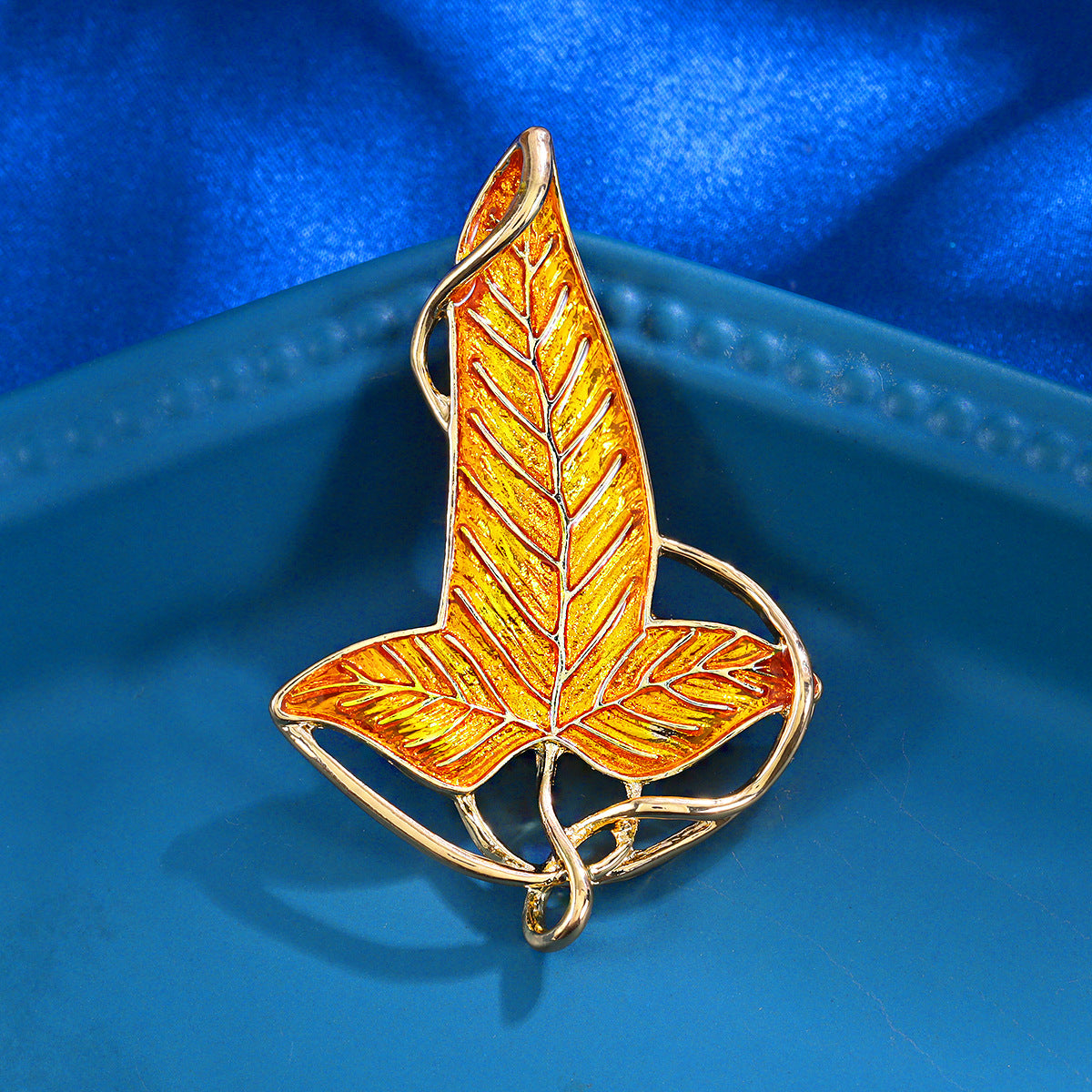 Broche à trois dimensions pour femmes