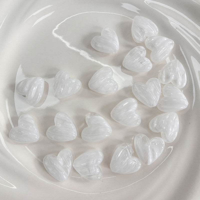 Perles de coeur en acrylique à deux tons