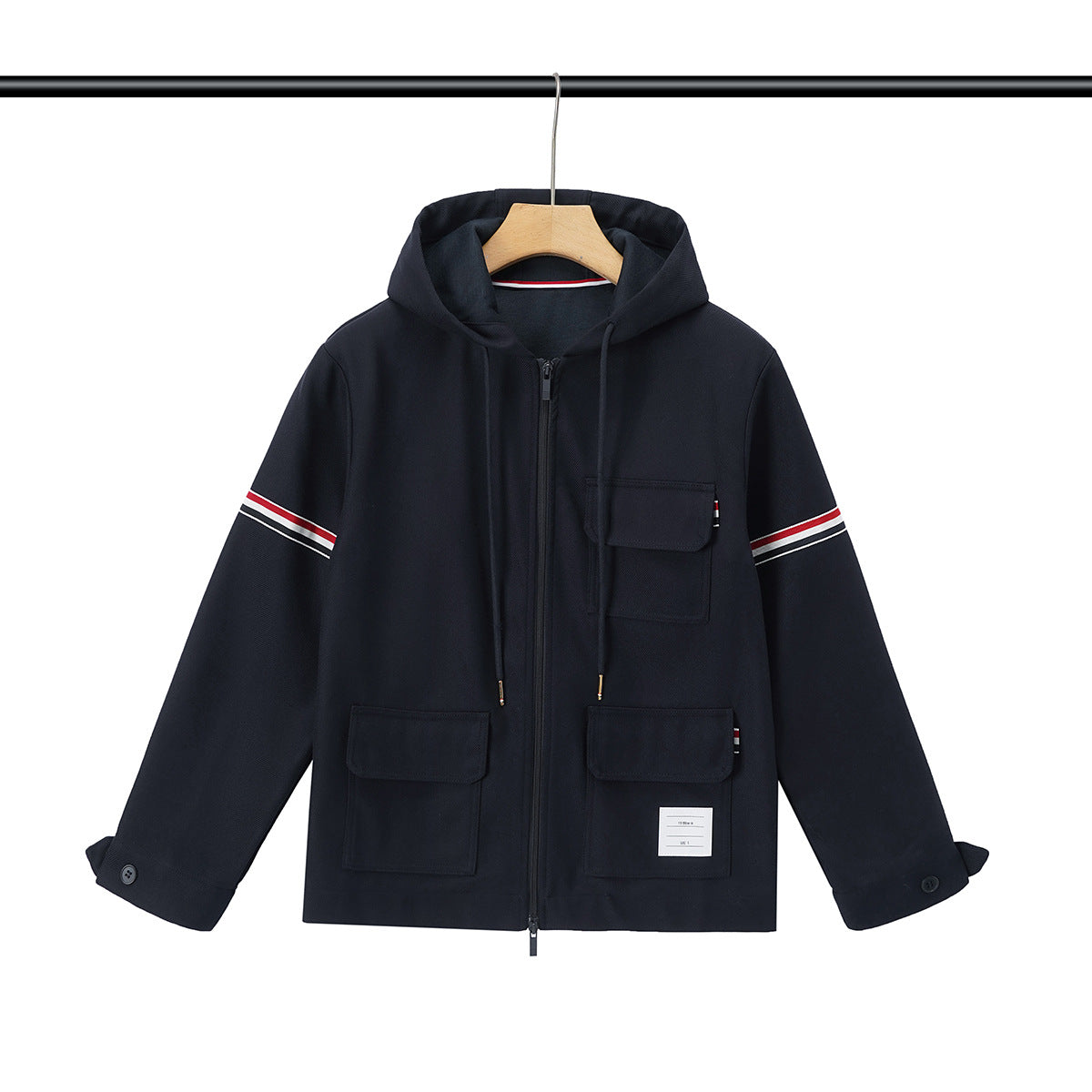 Mens gris printempsautomne manteau avec rouge et blanc rayures Webbing et plusieurs poches