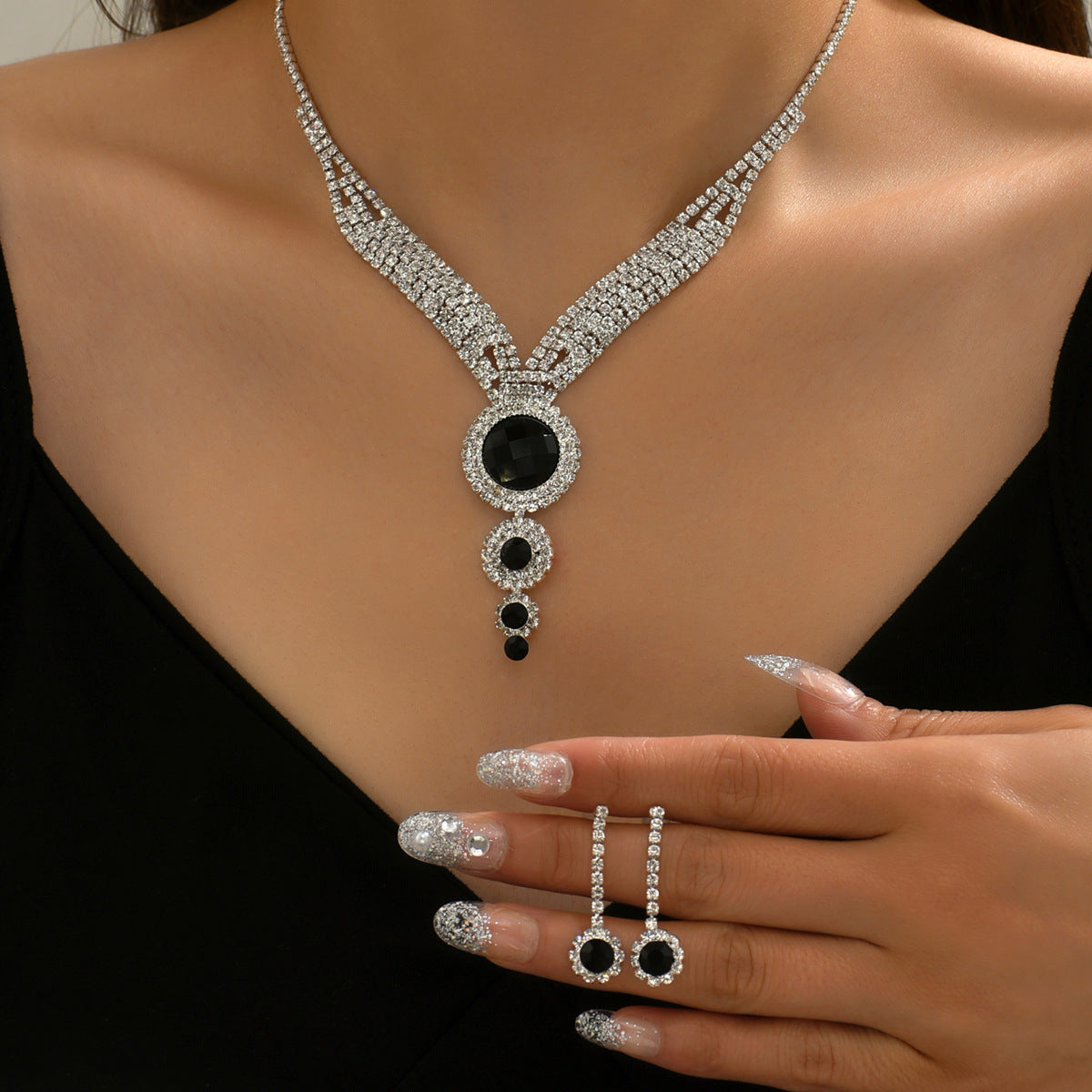Collier geométrique de style européen et américain