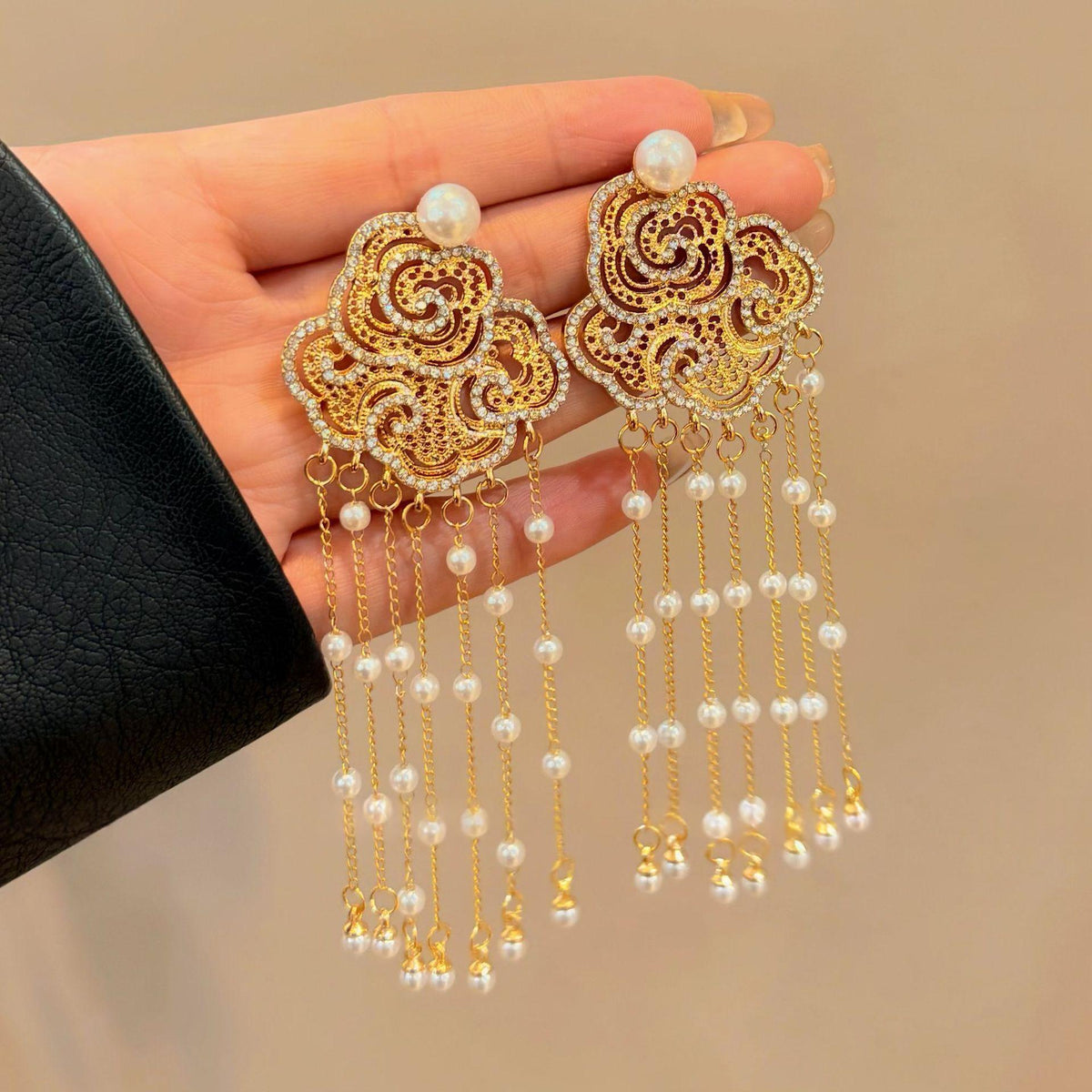 Boucles d'oreilles de la fleur de papillon des femmes
