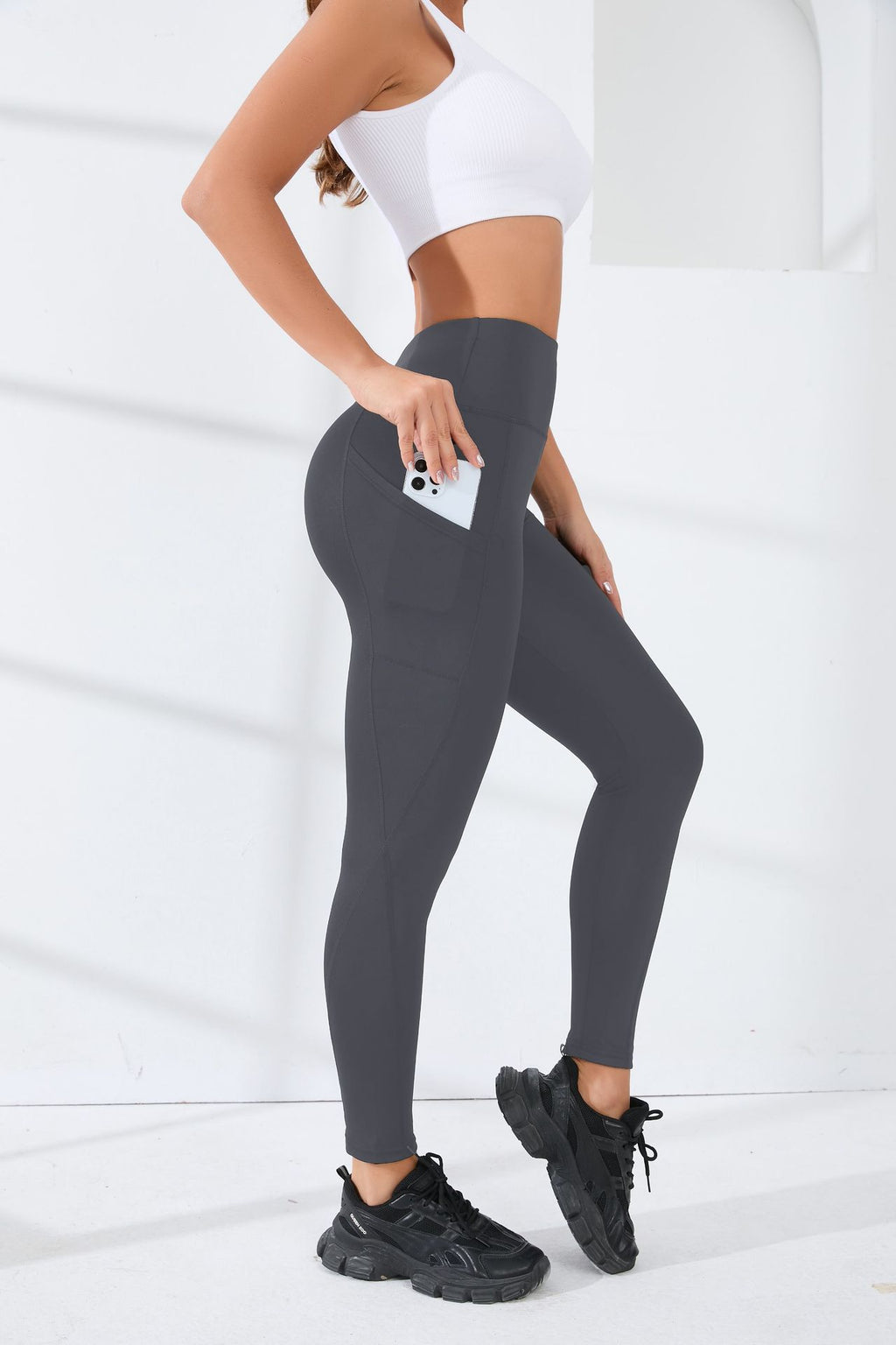 Pantalons de yoga de style européen populaires Sports de plein air Butt-Lifting Fitness Pantalons Slim High-Wais