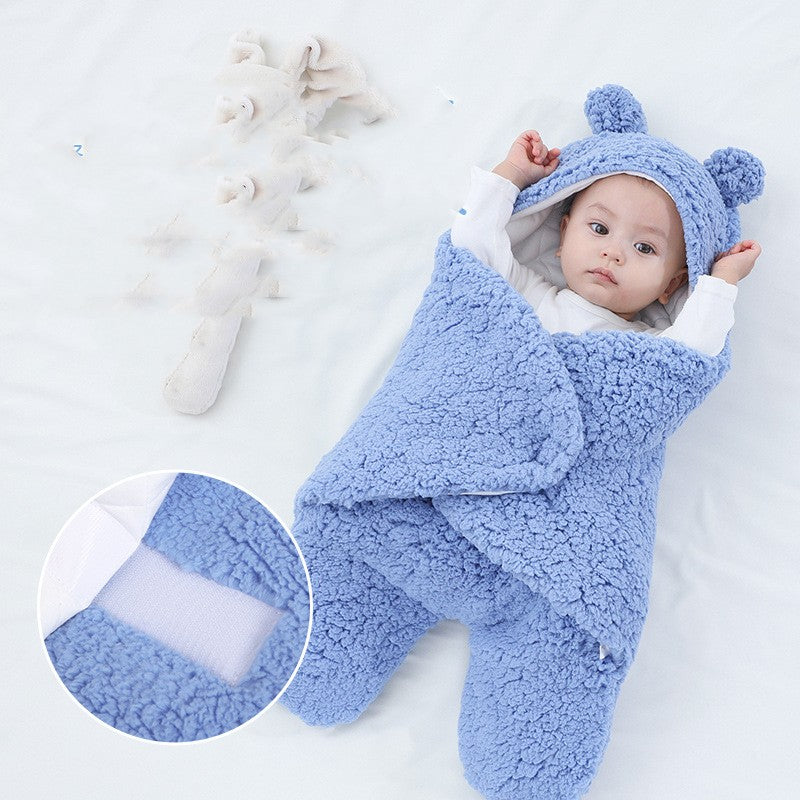 Bébés avec gros bébé vêtements de swap peuvent prévenir le sursaut
