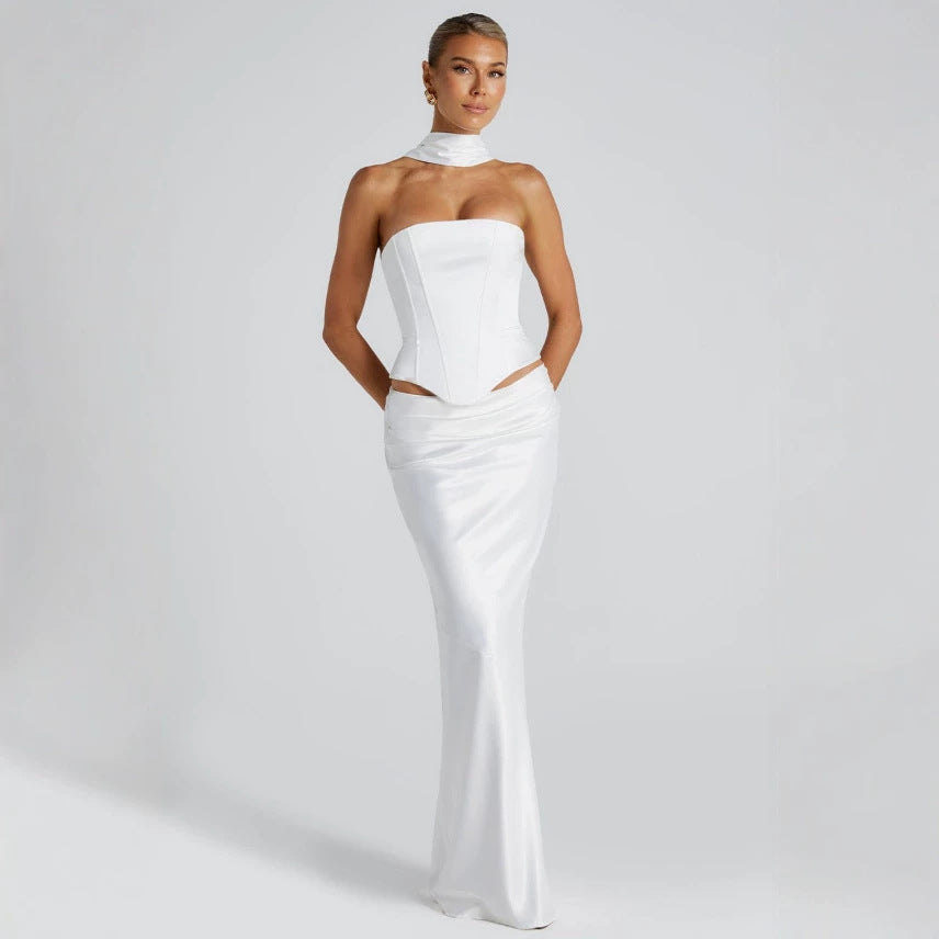 Robe élégante et fashionable pour femmes avec un ruban enroulé