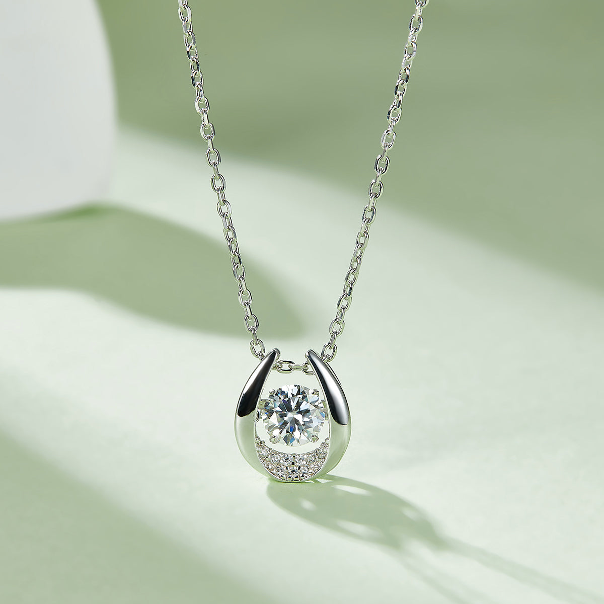 S925 Argent Sterling 0.5ct D Couleur VVS1 Moissanite Collier en fer à cheval 45cm Platine plaquée