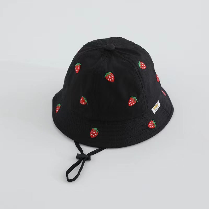 Chapeau de soleil en dentelle à motifs fraises