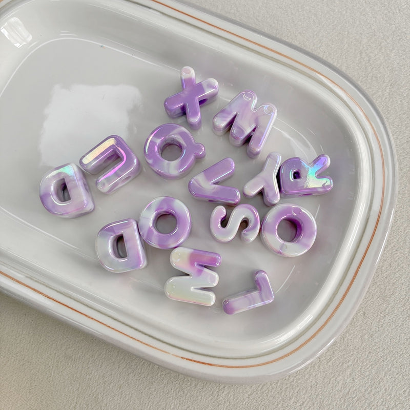 Perles à lettres acryliques plaquées UV