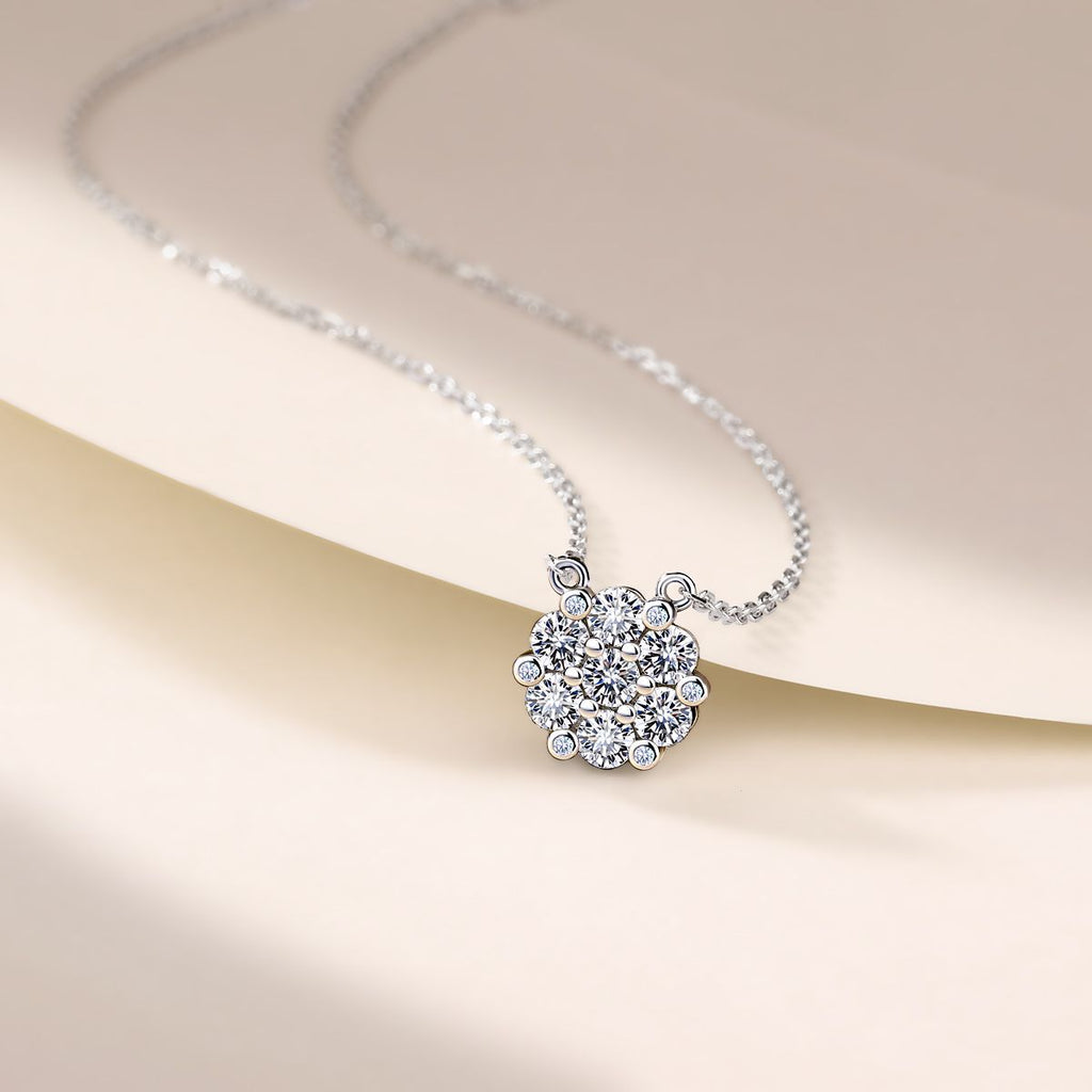 S925 Argent Sterling 7pcs 3.0mm Cluster rond Collier en moissanite 40-45cm D Couleur VVS1 Sil