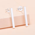 Boucles d'oreilles à barre unique Minimalist personnalisées Chic et Mini pour les femmes