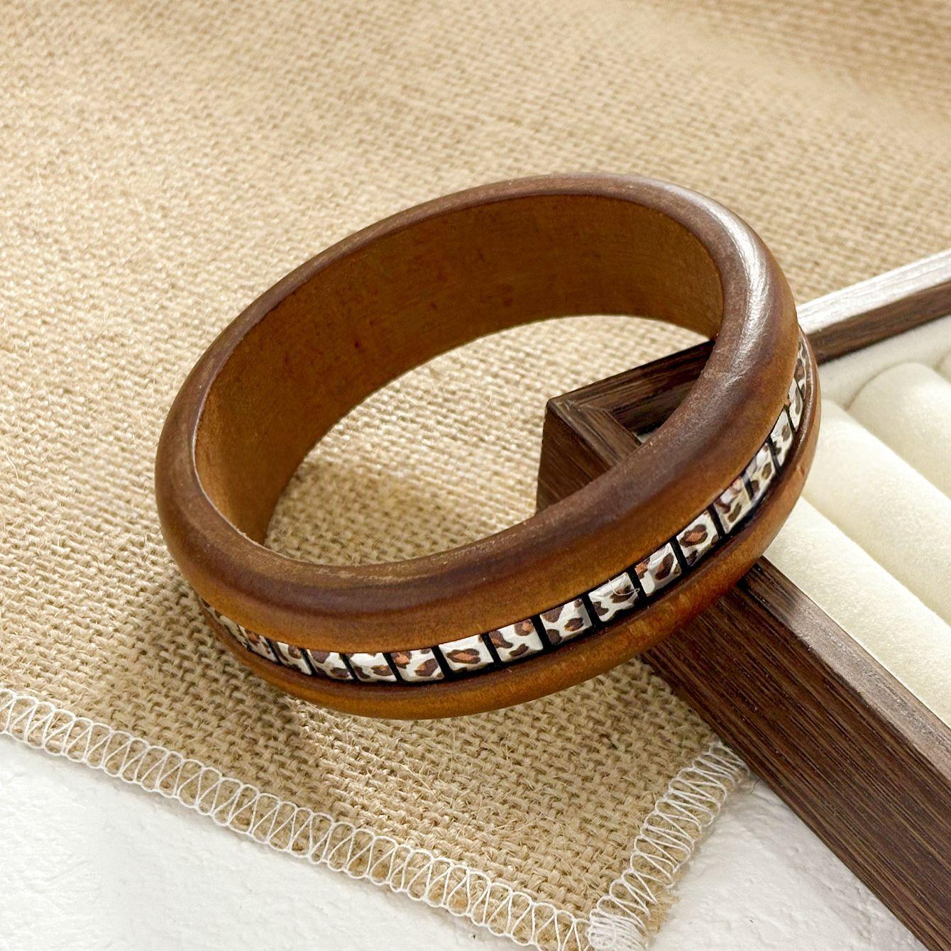 Versatile tendance et bracelet gras pour les femmes