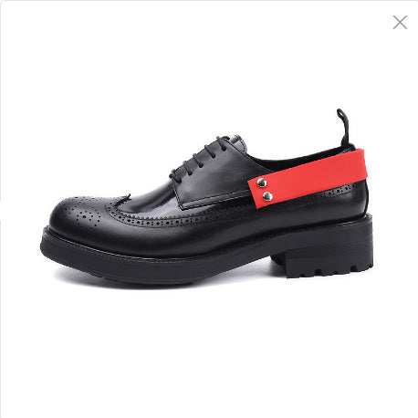 Chaussures en cuir fabriquées à la main avec une semelle épaisse pour plus de hauteur