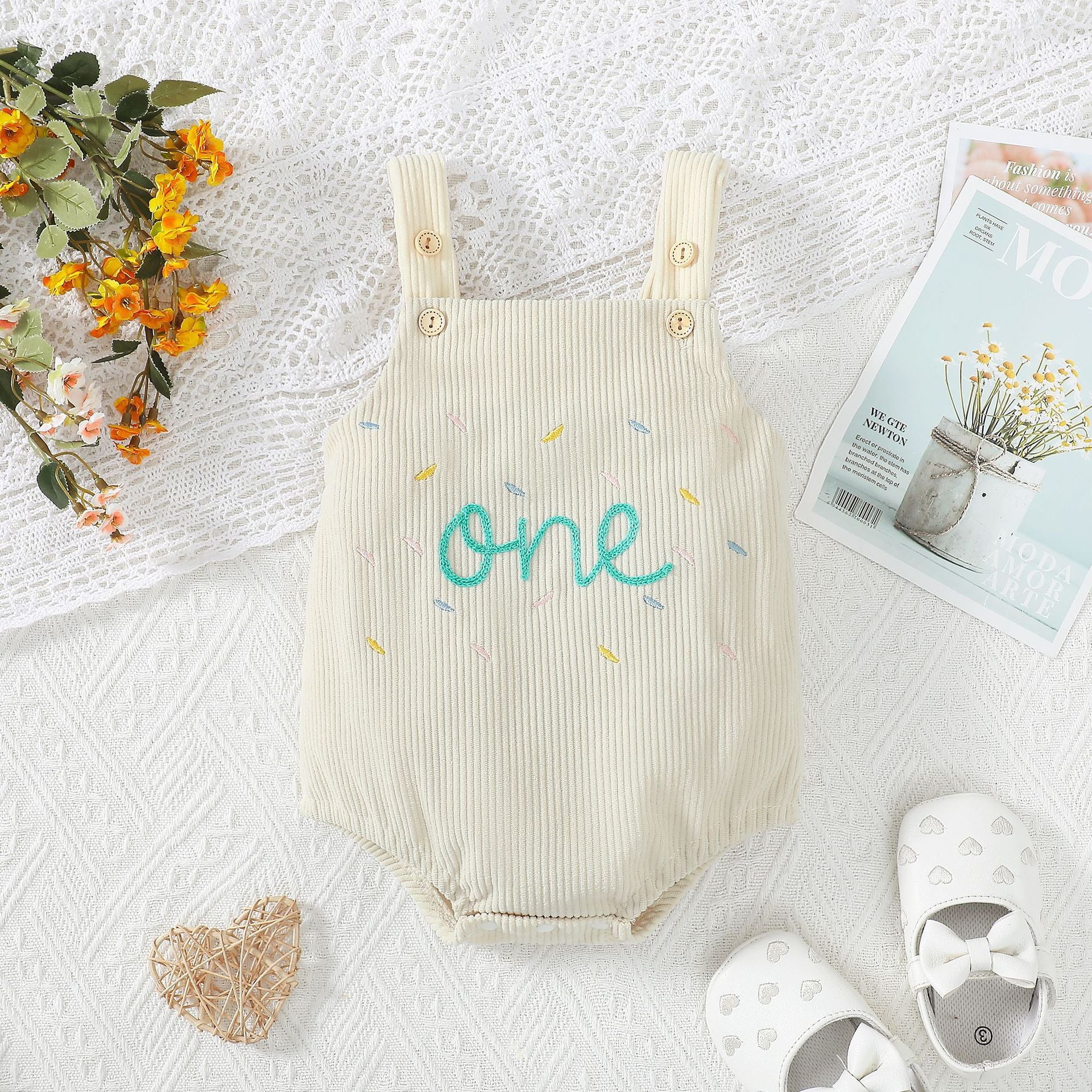 Mignon d'un an Serviette Broderie-Strap Corduroy Romper