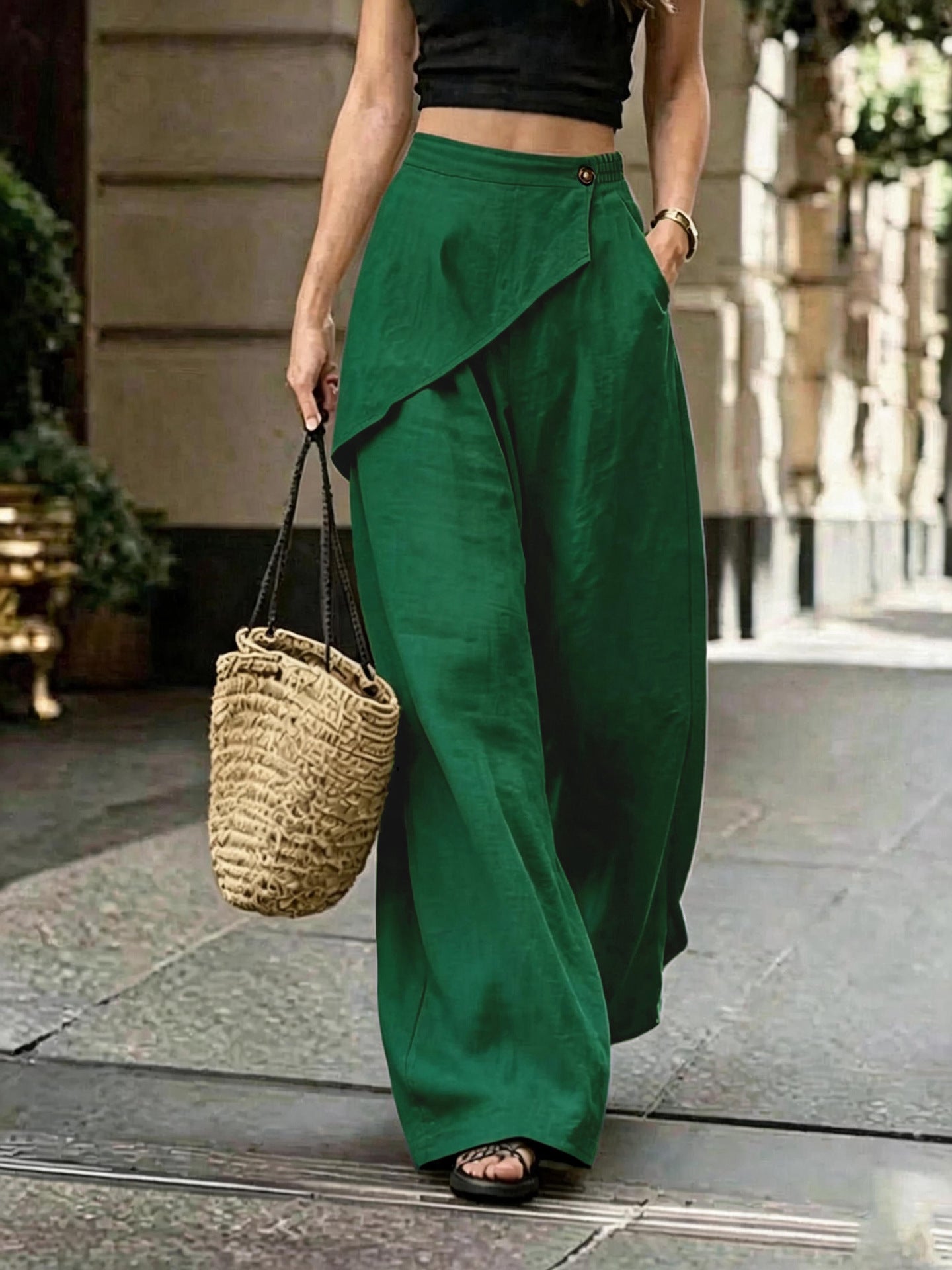 Pantalons à jambes larges pour femmes avec un design non conventionnel et niche