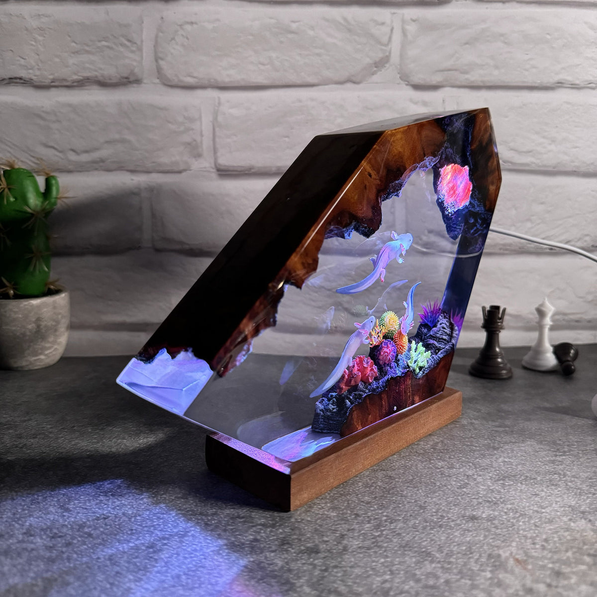 Lampe d'art en résine de forme Salamandre - Lampe de table créative artisanale pour table de nuit de décoration maison