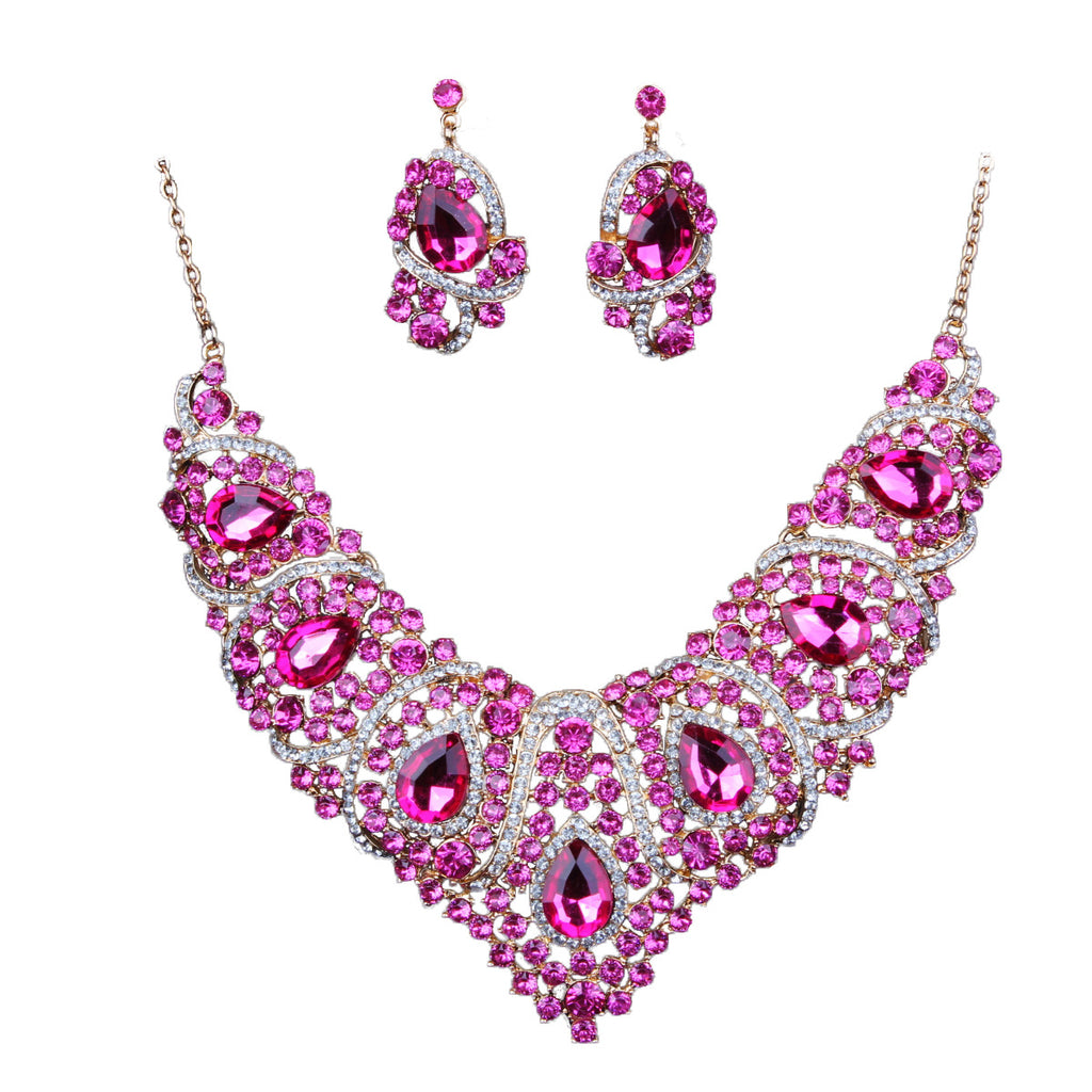 Collier et boucle d'oreille colorés