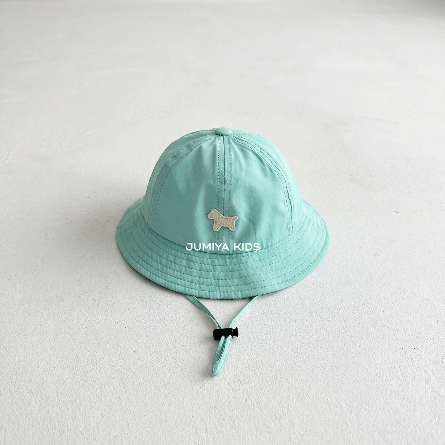 Chapeau bébé Fisherman avec petite broderie spade pour la protection du soleil