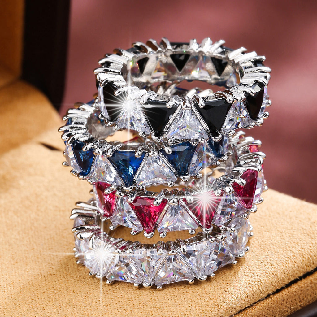 European And American Fashion Triangular Zirconia Anneau pour femmes
