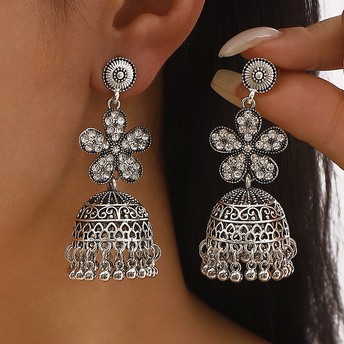 Boucles d'oreilles retro florales en strass