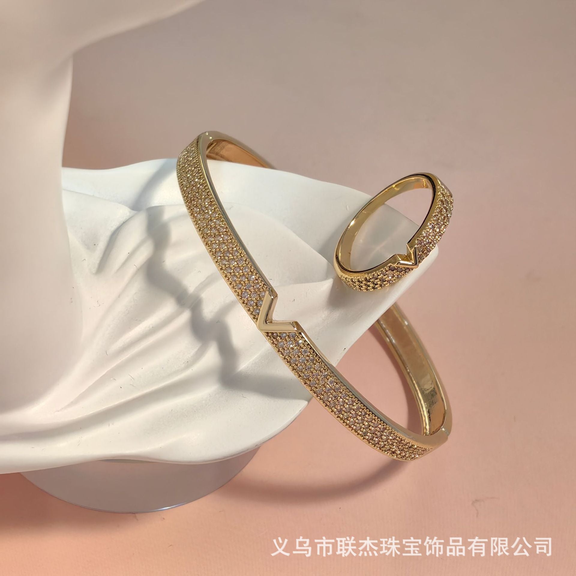 Bracelet en V 18K véritable or plaqué bague