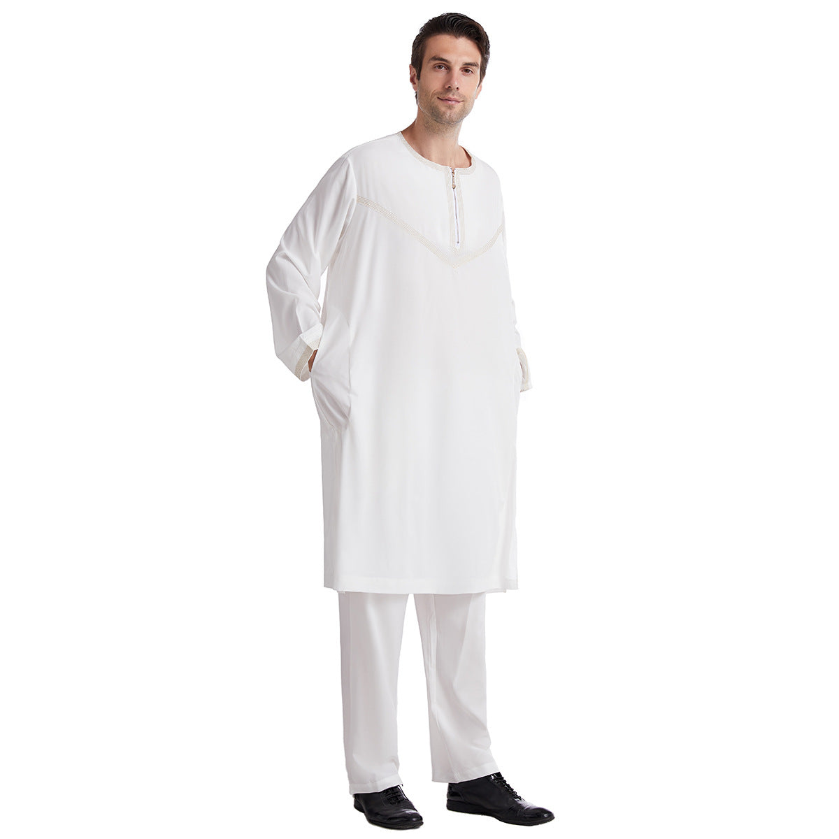 Robe en polyester brodé pour hommes
