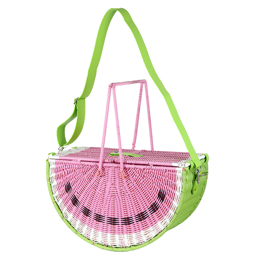 Un panier portatif polyvalent en tissage de rotin