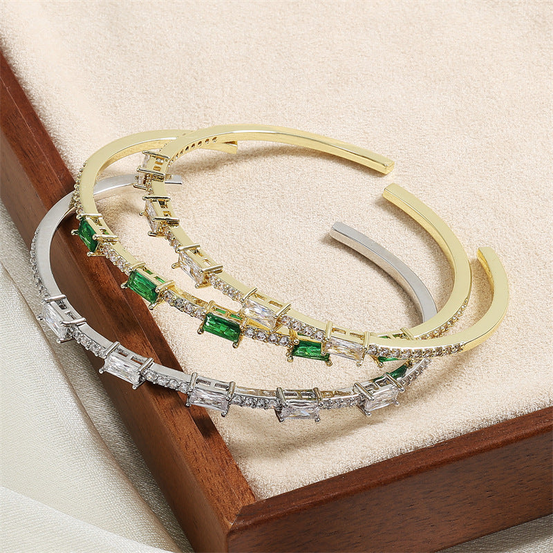 Femmes Emerald-Tone Rectangulaire CZ Open Cuff Bangle