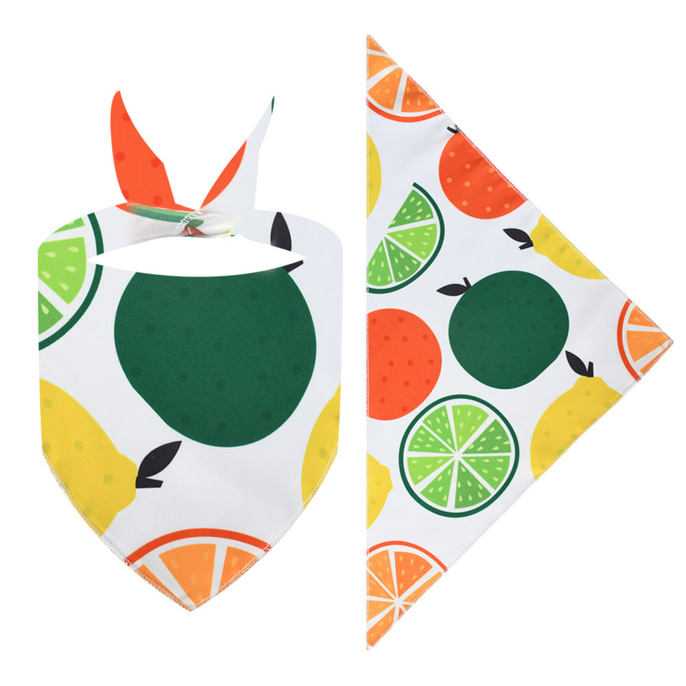 Dessin animé Triangle d'animal de compagnie frais Fruit Polyester imprimé Chat et chien Saliva Serviette écharpe Qui