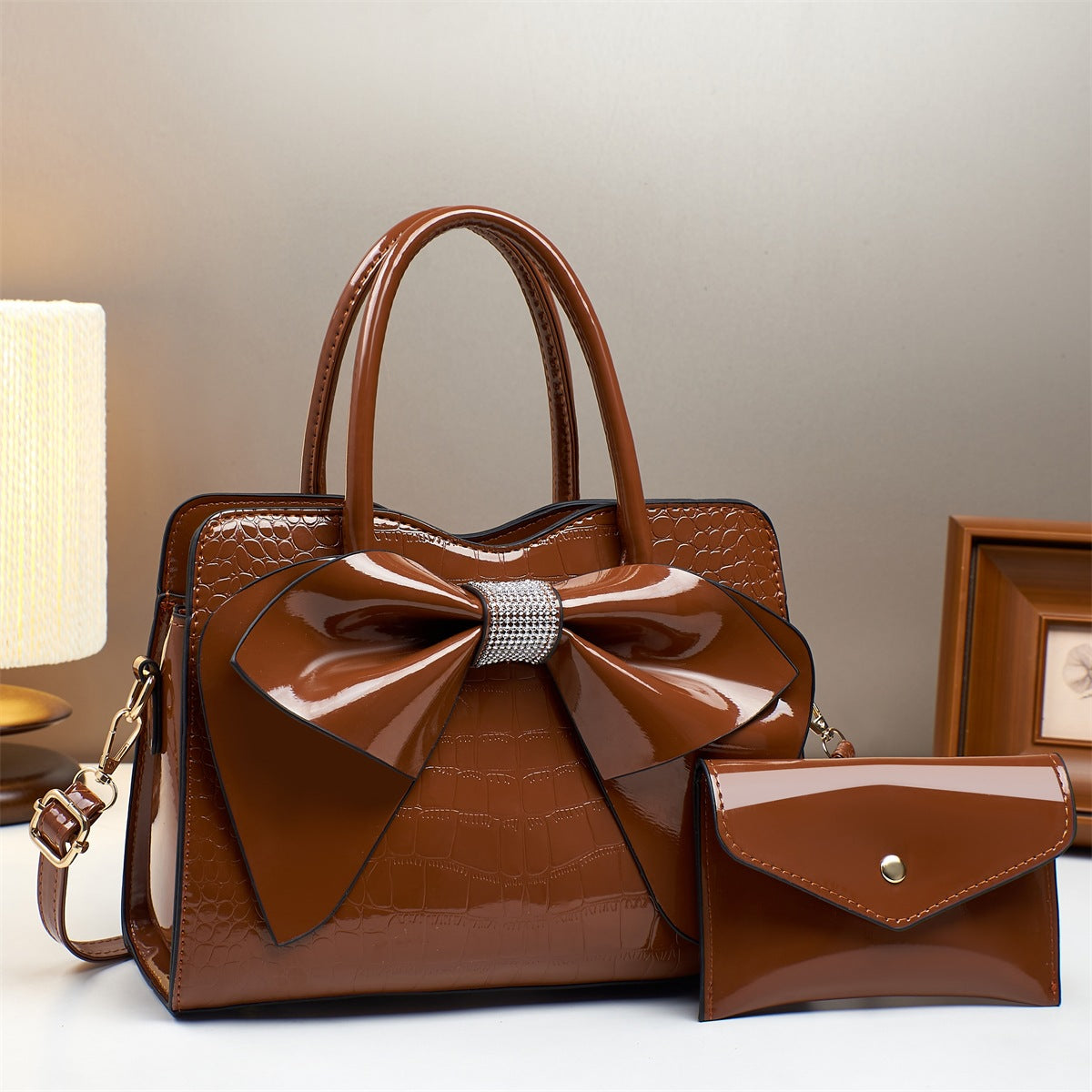 Sac à seau en cuir verni en cuir brillant à l'impression de crocodile