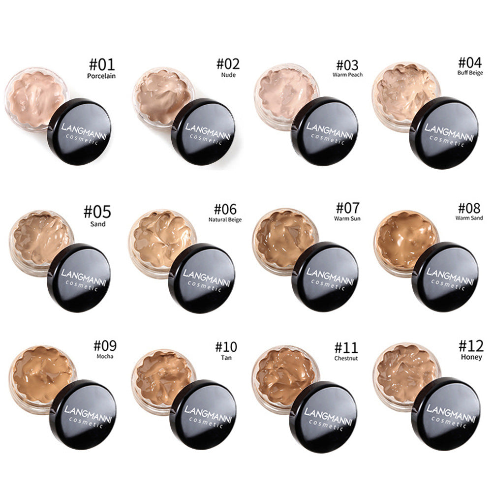 Fondation dans 12 nuances disponibles pour le maquillage