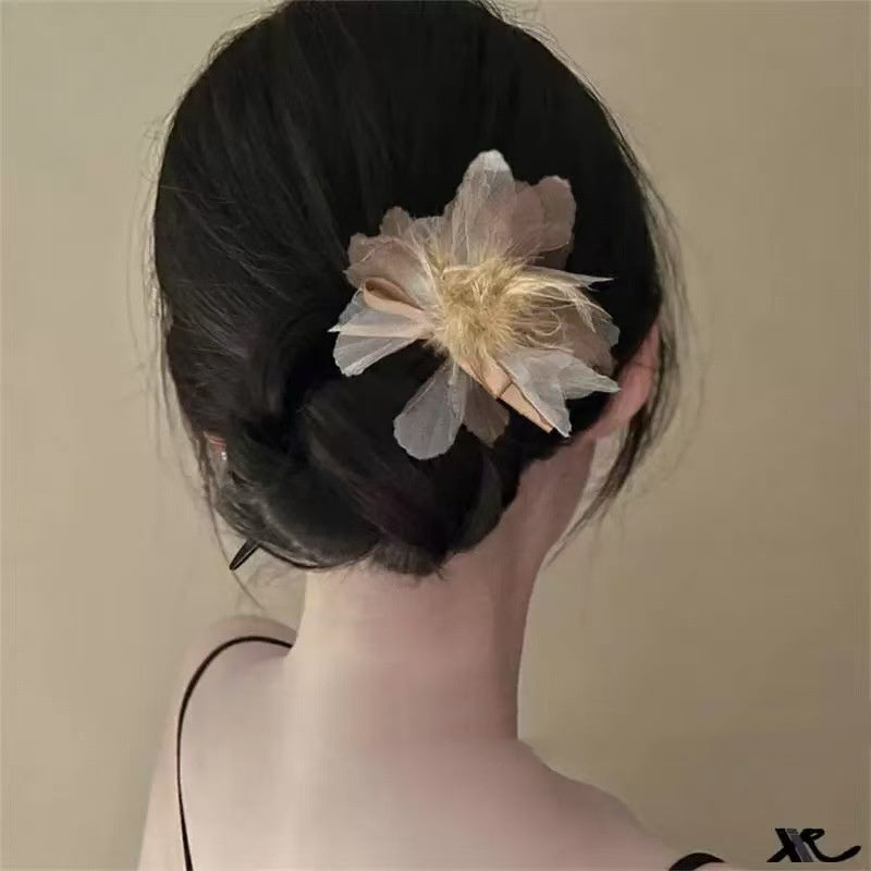 Mesh Flower and Feather Hair Stick pour les femmes style ancien ornementation de cheveux