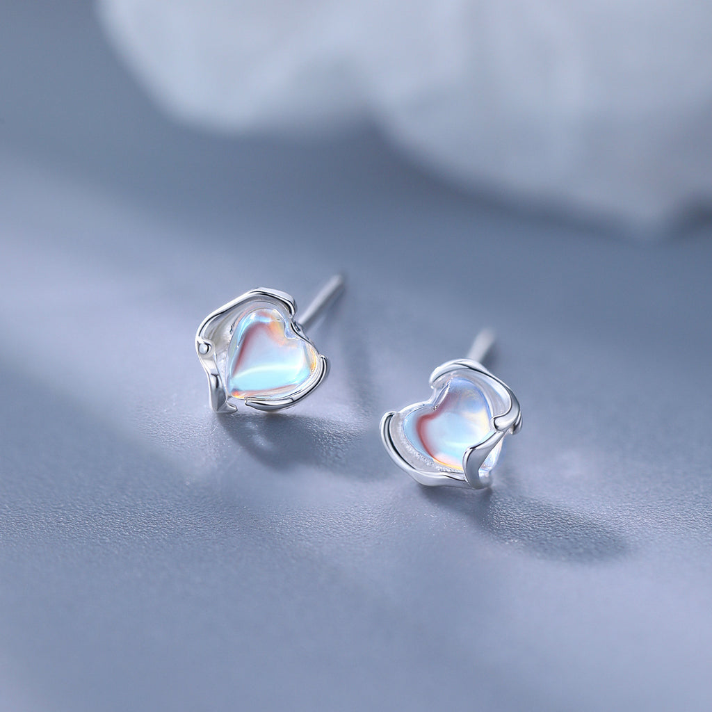 Boucles d'oreilles en forme de coeur en pierre de lune Niche et design pour les femmes