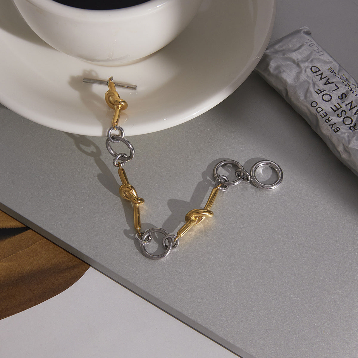 Bracelet en acier inoxydable à noeuds enroulés