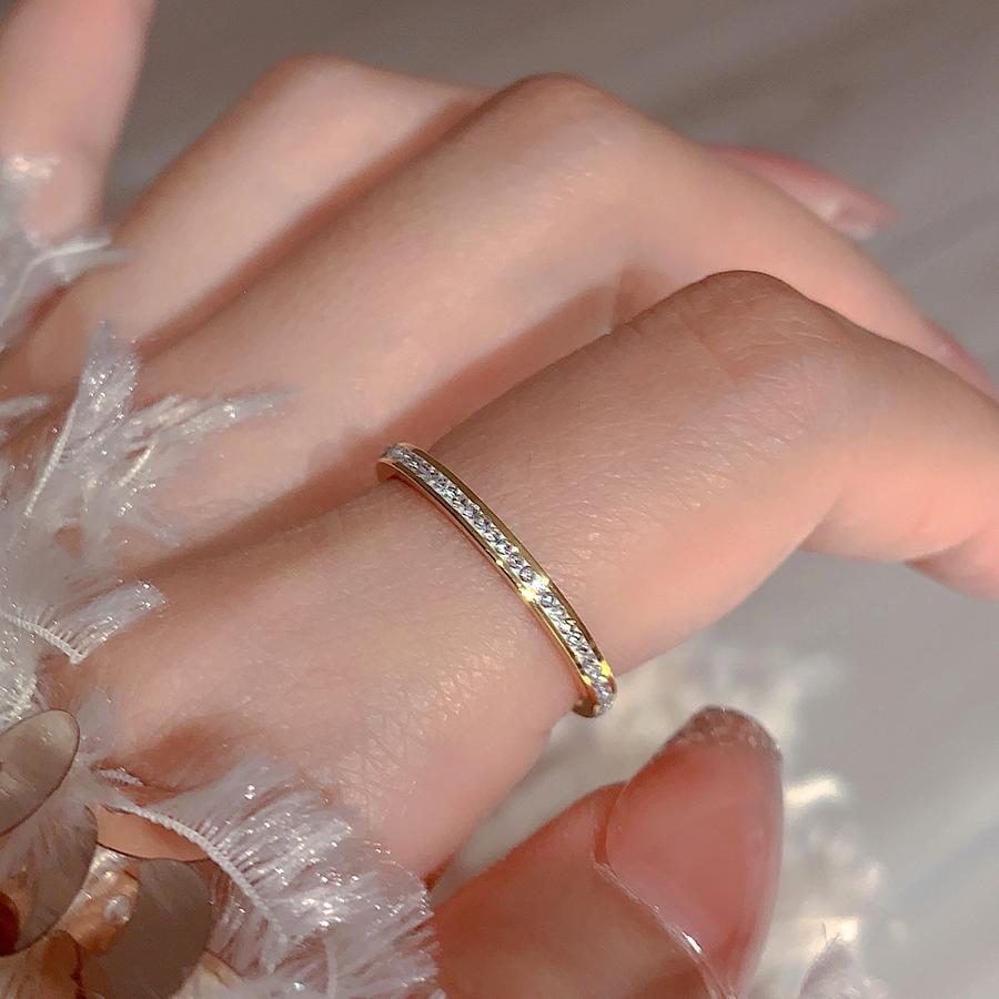 Titanium Steel Baby's Breath Star Row Diamond Ring Femme Mode Tempérament Bijoux Tous