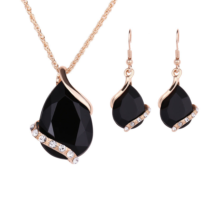Ensemble de boucles d'oreilles de collier de goutte d'eau