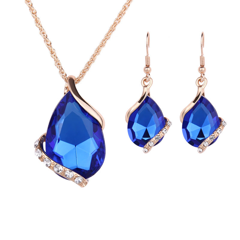 Ensemble de boucles d'oreilles de collier de goutte d'eau