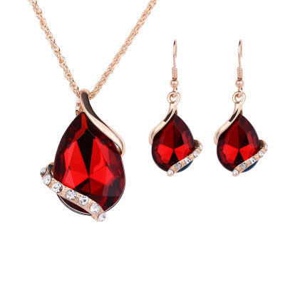 Ensemble de boucles d'oreilles de collier de goutte d'eau