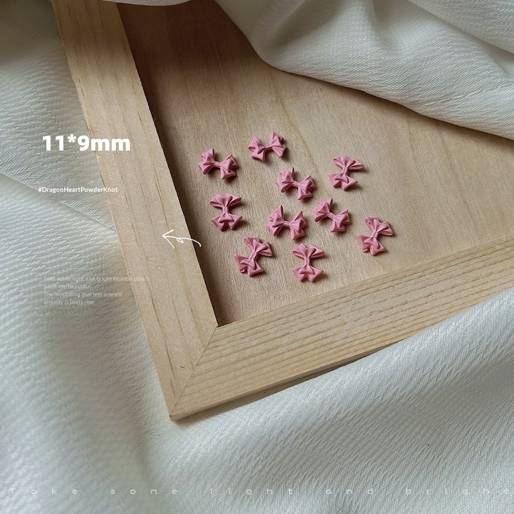 Rose et doux en forme de coeur Bow Matte Love-Heart Nail Strass