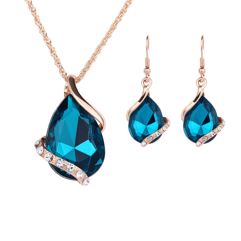 Ensemble de boucles d'oreilles de collier de goutte d'eau